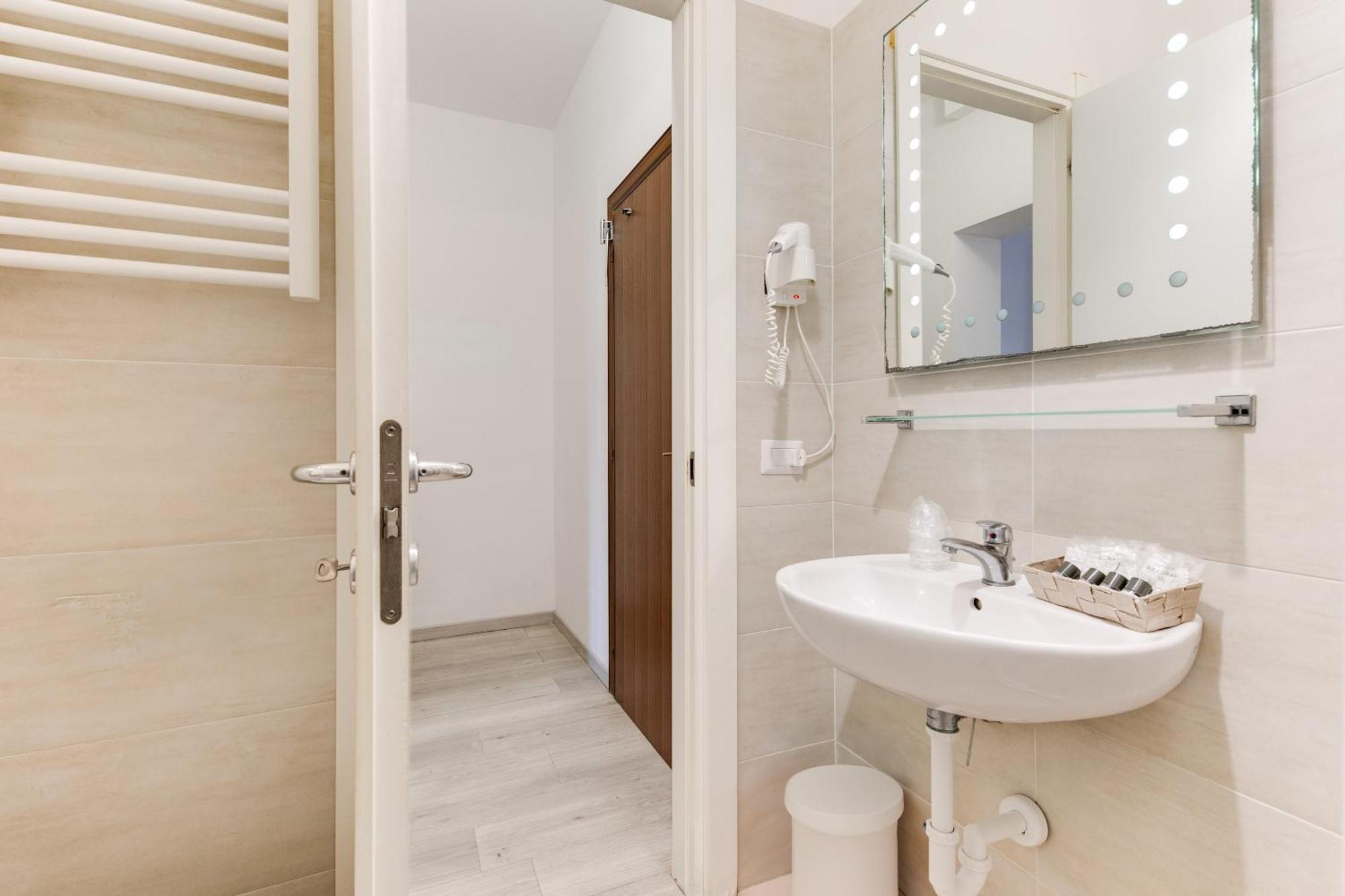 Hotel La Perla Rimini Ngoại thất bức ảnh