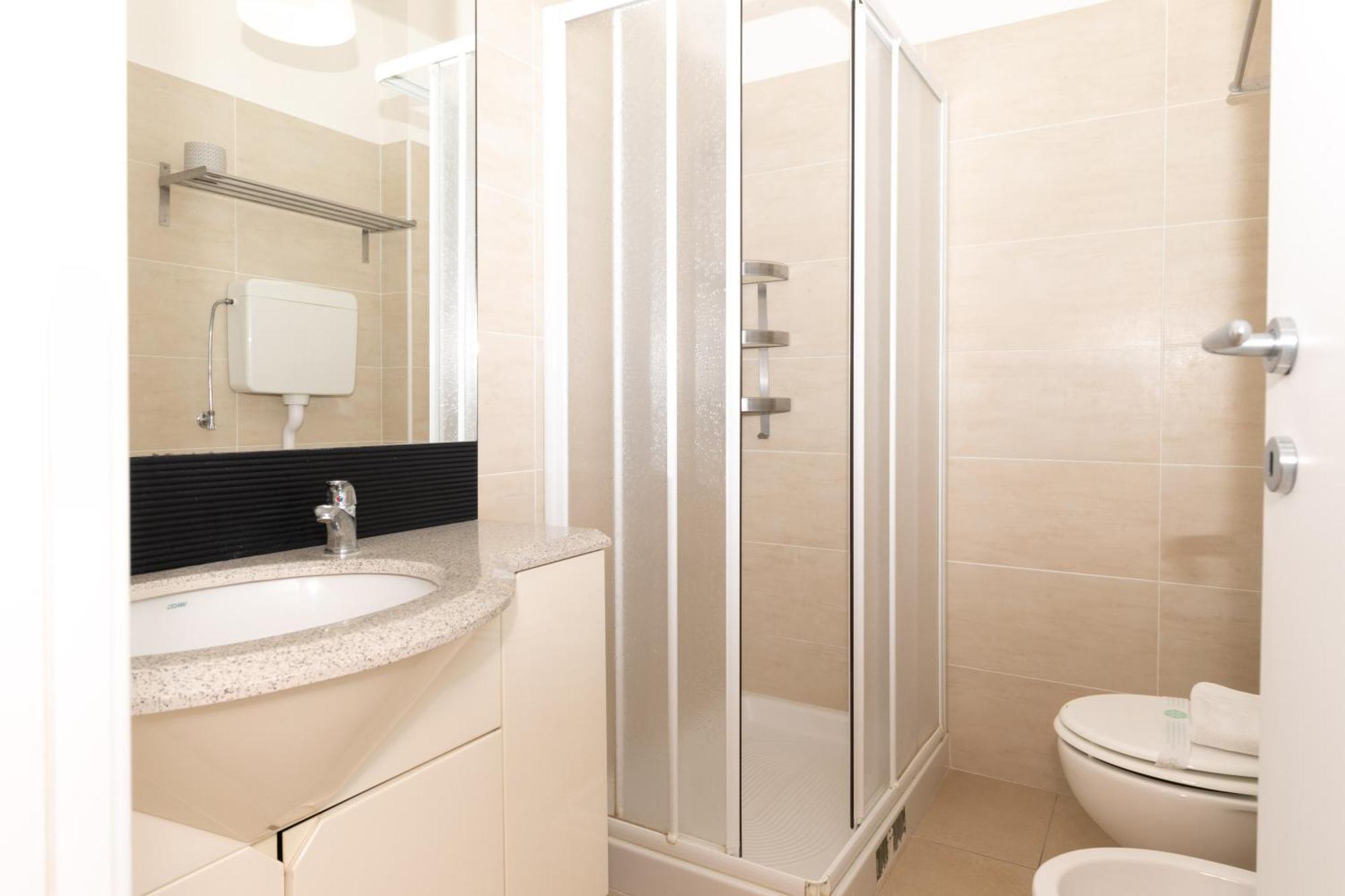 Hotel La Perla Rimini Ngoại thất bức ảnh
