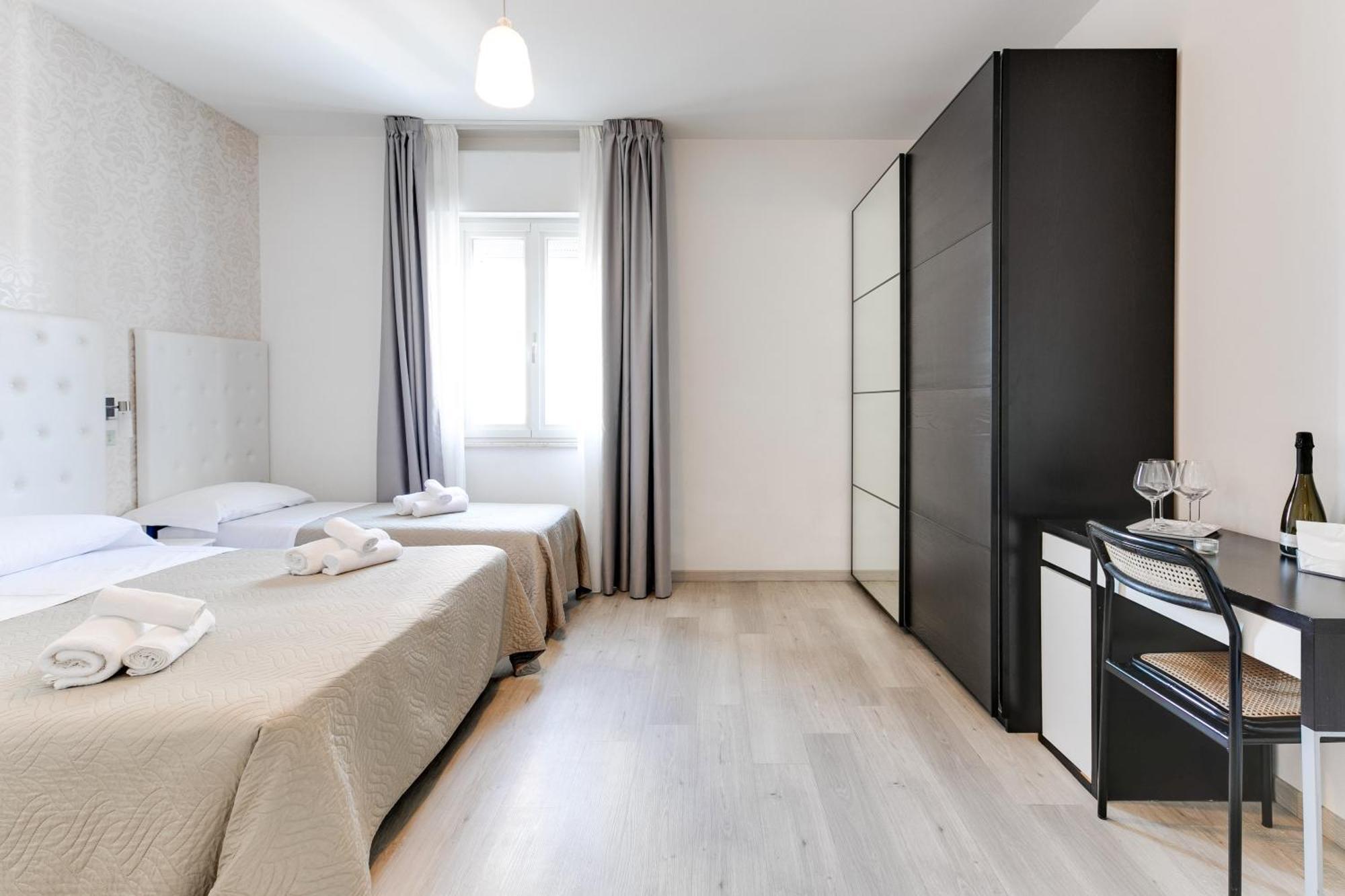 Hotel La Perla Rimini Ngoại thất bức ảnh