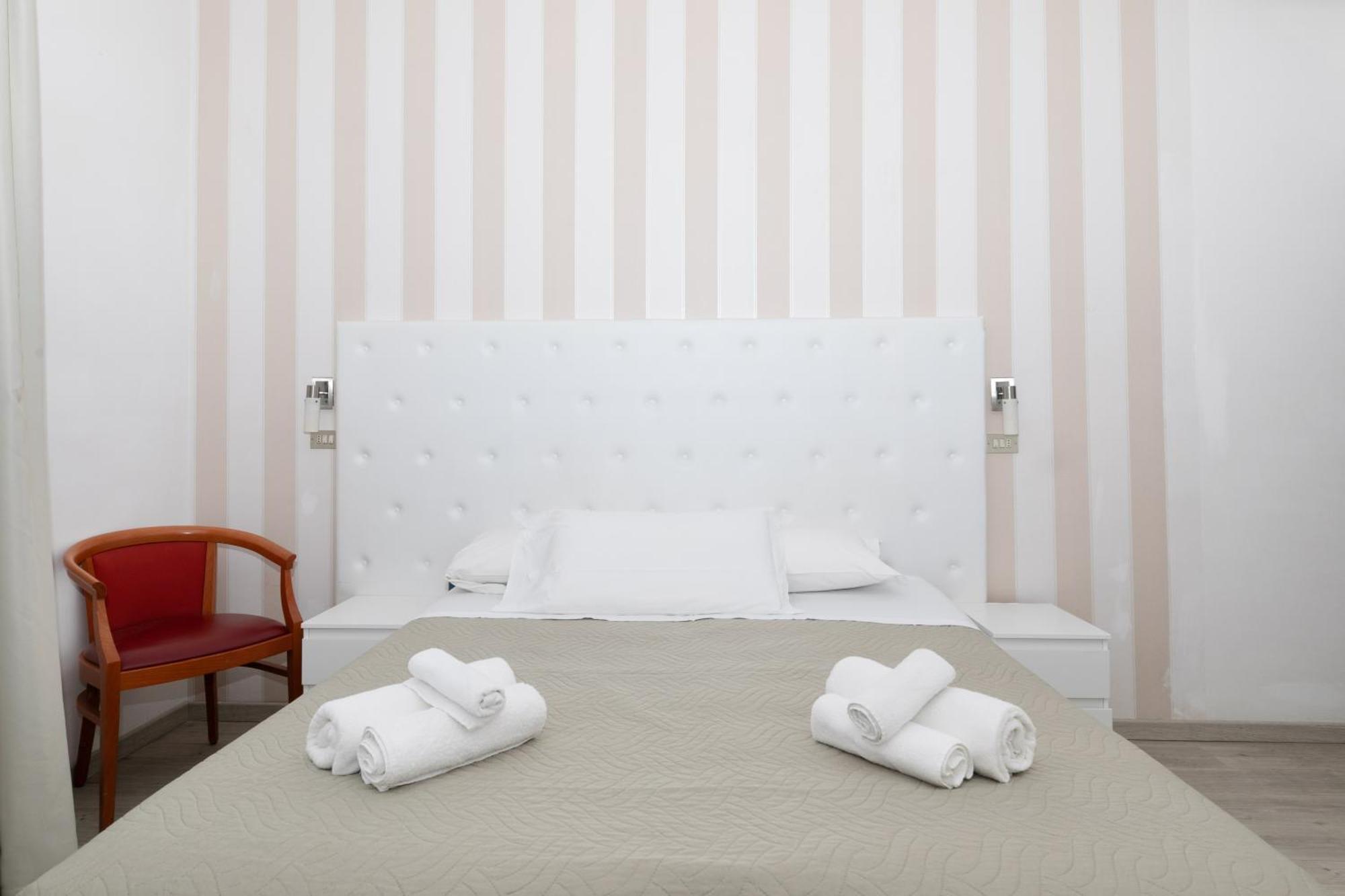 Hotel La Perla Rimini Ngoại thất bức ảnh