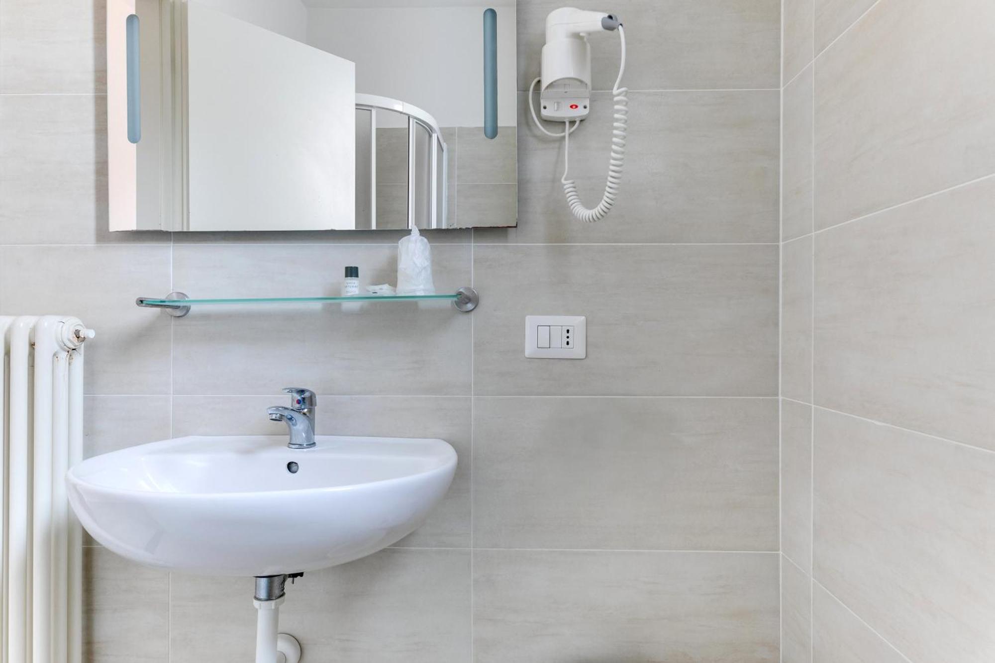Hotel La Perla Rimini Ngoại thất bức ảnh