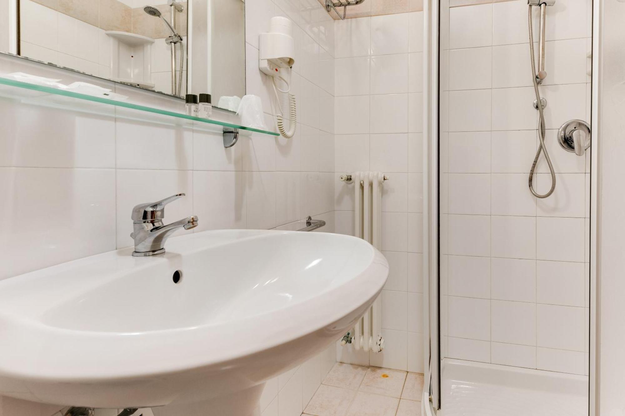 Hotel La Perla Rimini Ngoại thất bức ảnh