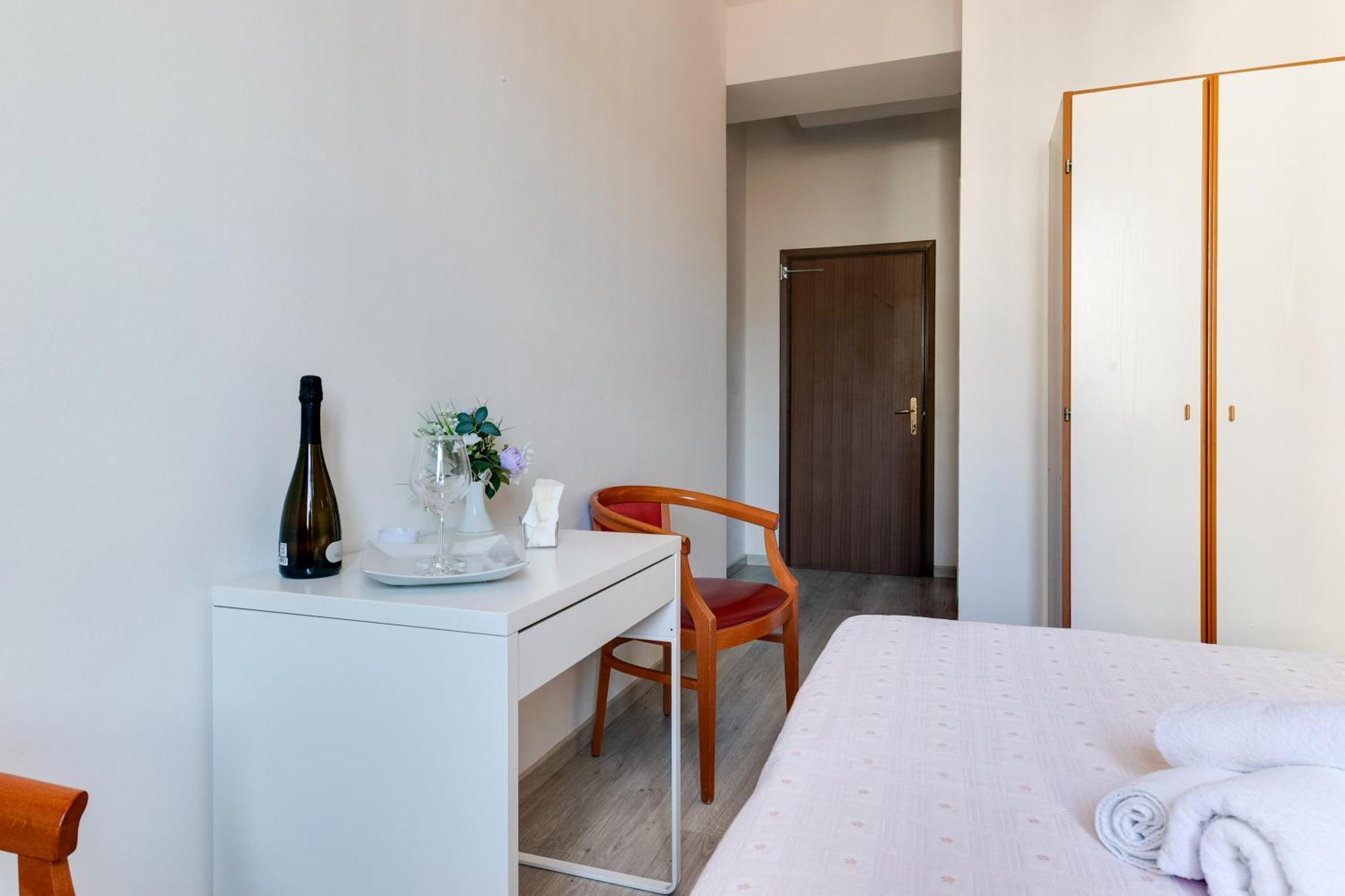 Hotel La Perla Rimini Ngoại thất bức ảnh