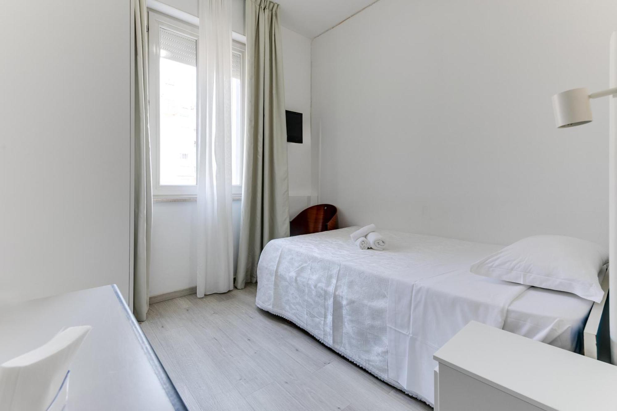 Hotel La Perla Rimini Ngoại thất bức ảnh