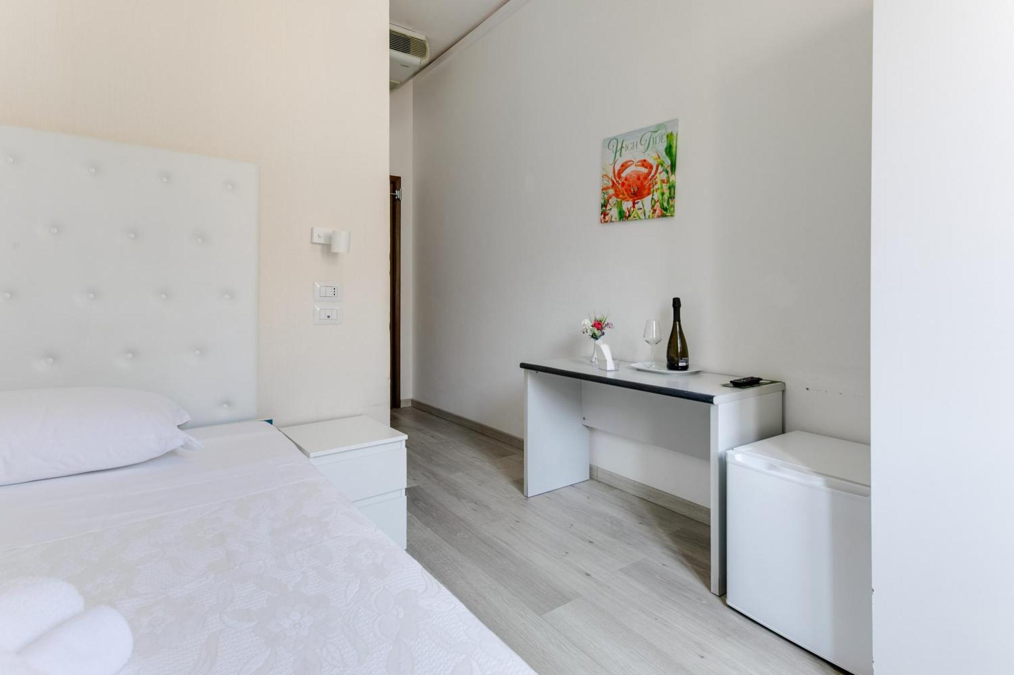 Hotel La Perla Rimini Ngoại thất bức ảnh