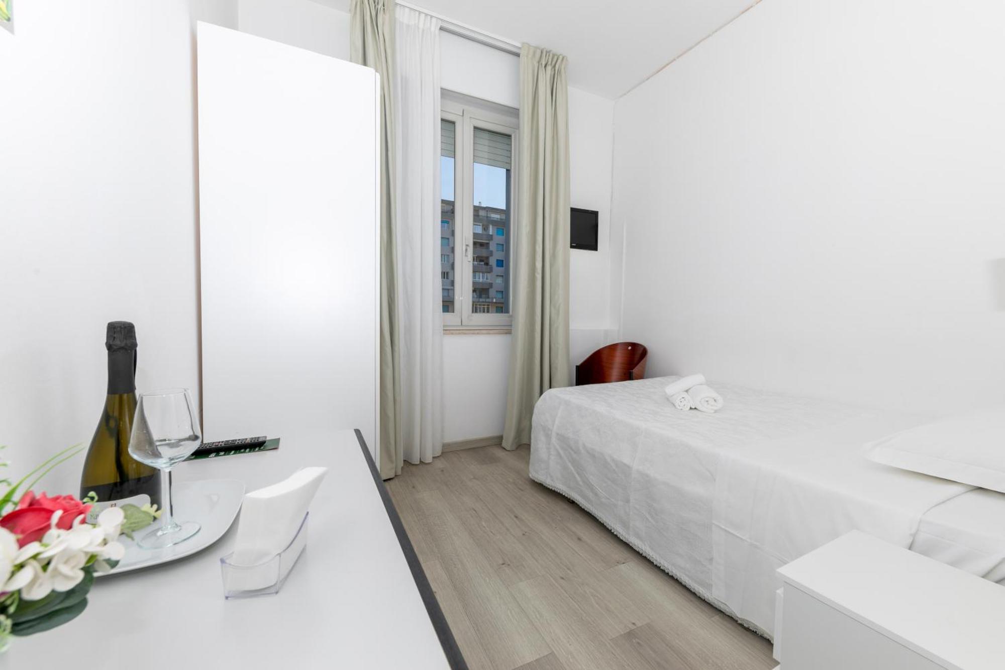 Hotel La Perla Rimini Ngoại thất bức ảnh