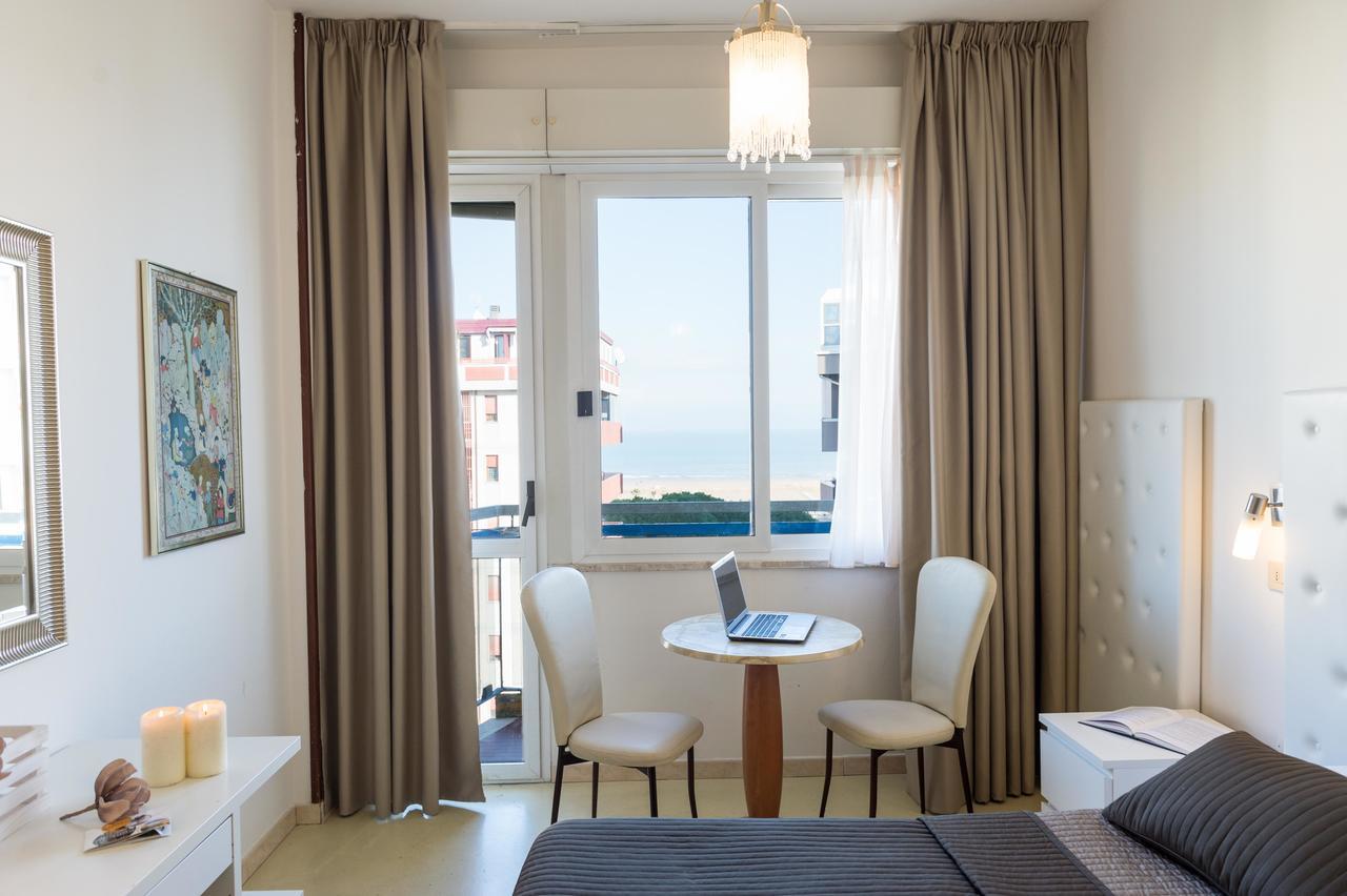 Hotel La Perla Rimini Ngoại thất bức ảnh